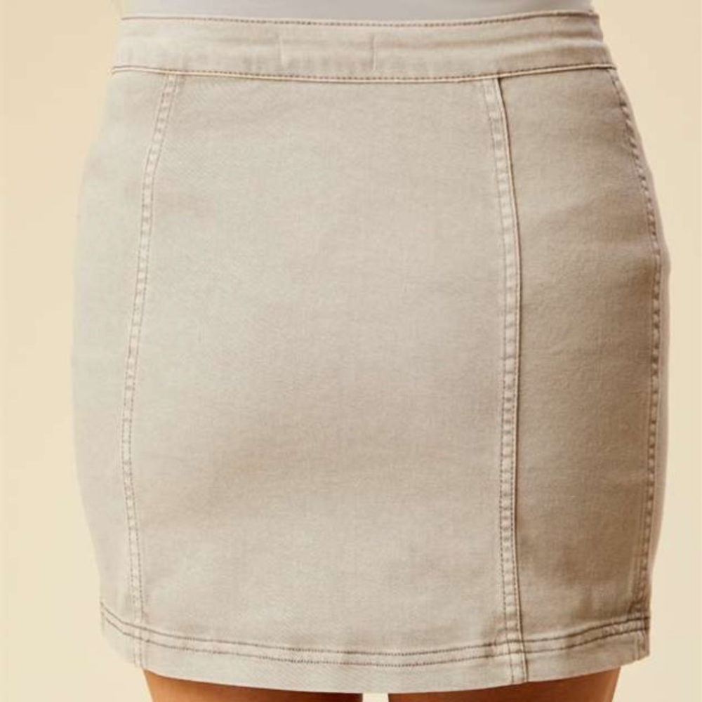 NWT Altar’d State Fitted Mini Skirt - Picture 3 of 5
